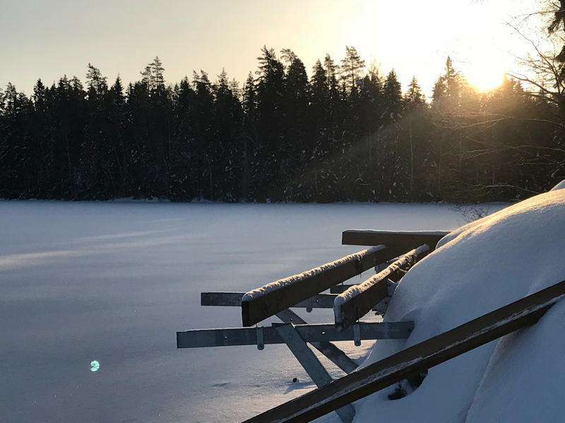 Laiturin rakentaminen talvella säästää aikaa ja vaivaa